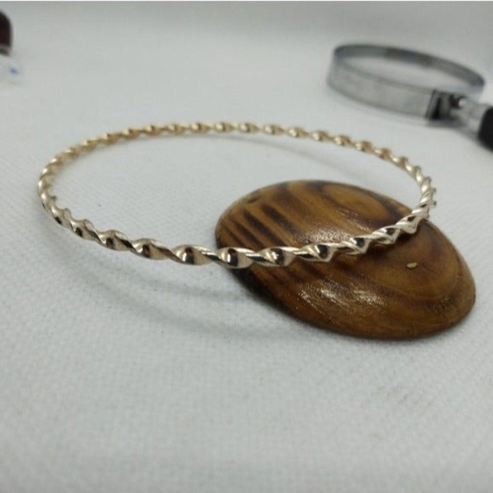 Champagne rose gold bracelet twist